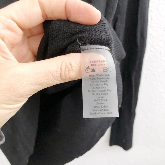 EVERLANE Lightweight V-Neck 100% Wool Sweater Small Size - Picture 7 of 9